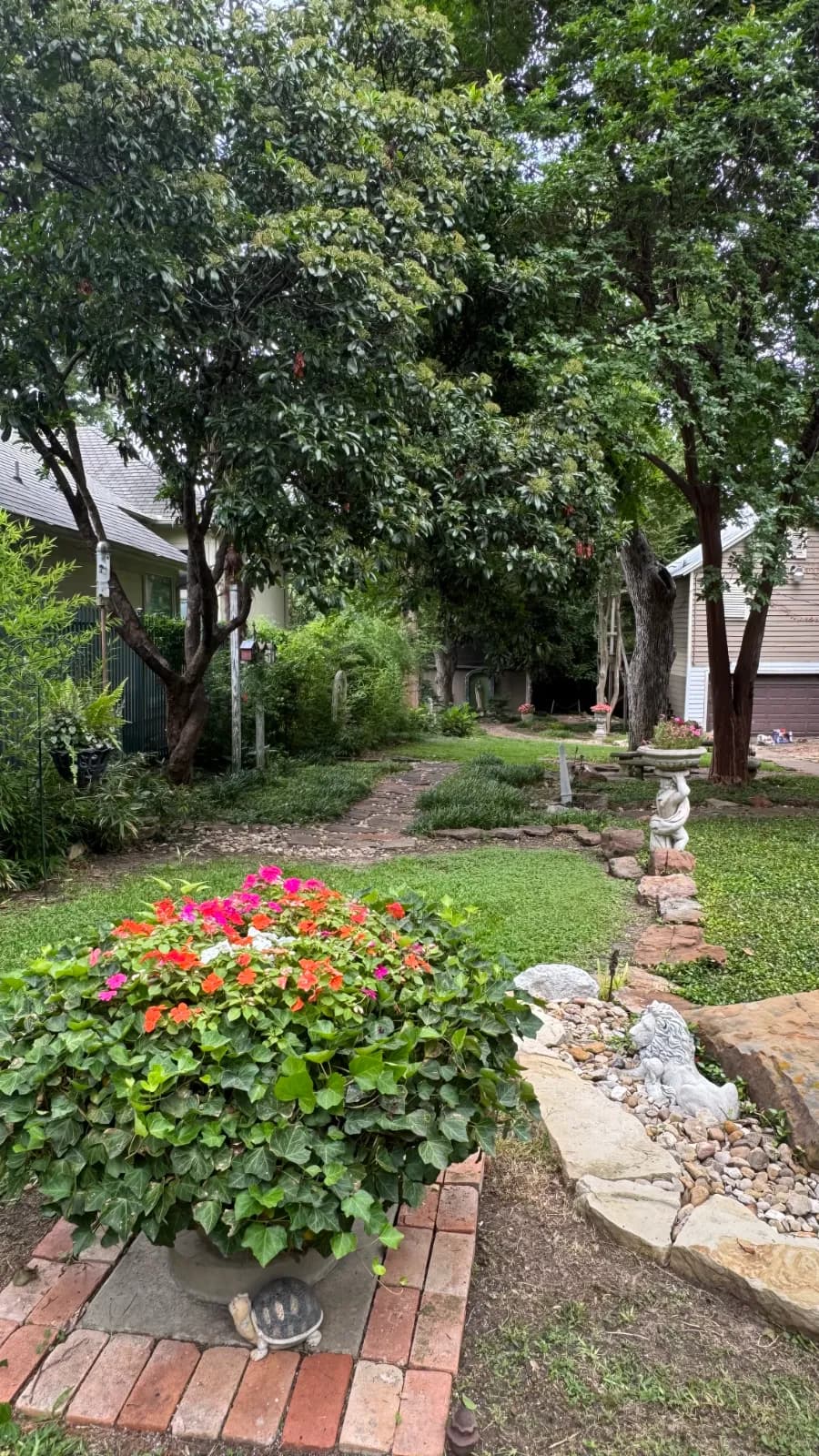 Yard of the Month garden