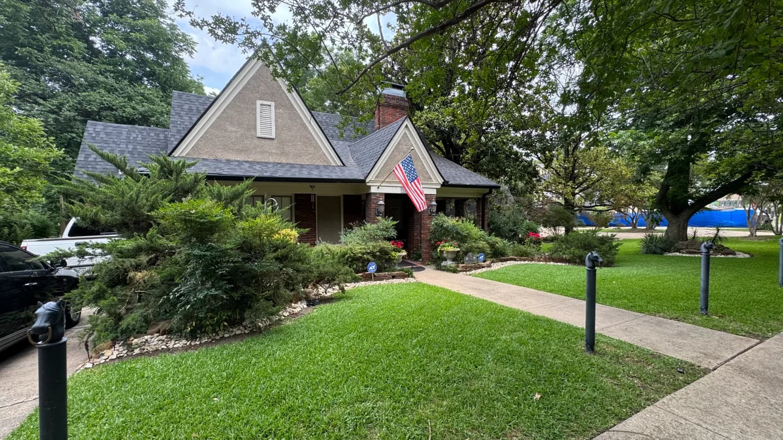 Yard of the Month at 2706 Maple Springs Blvd